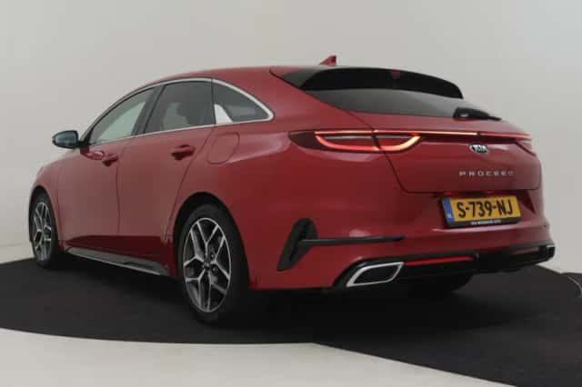 Kia Proceed (2019) thumbnail 2