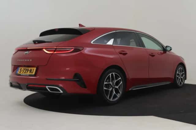 Kia Proceed (2019) thumbnail 3