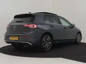 Volkswagen Golf (2025) thumbnail 2