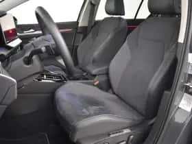 Volkswagen Golf (2025) thumbnail 8