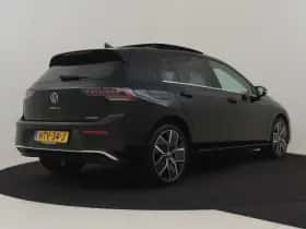 Volkswagen Golf (2025) thumbnail 2