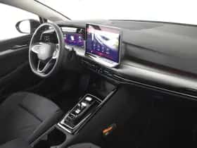 Volkswagen Golf (2025) thumbnail 6