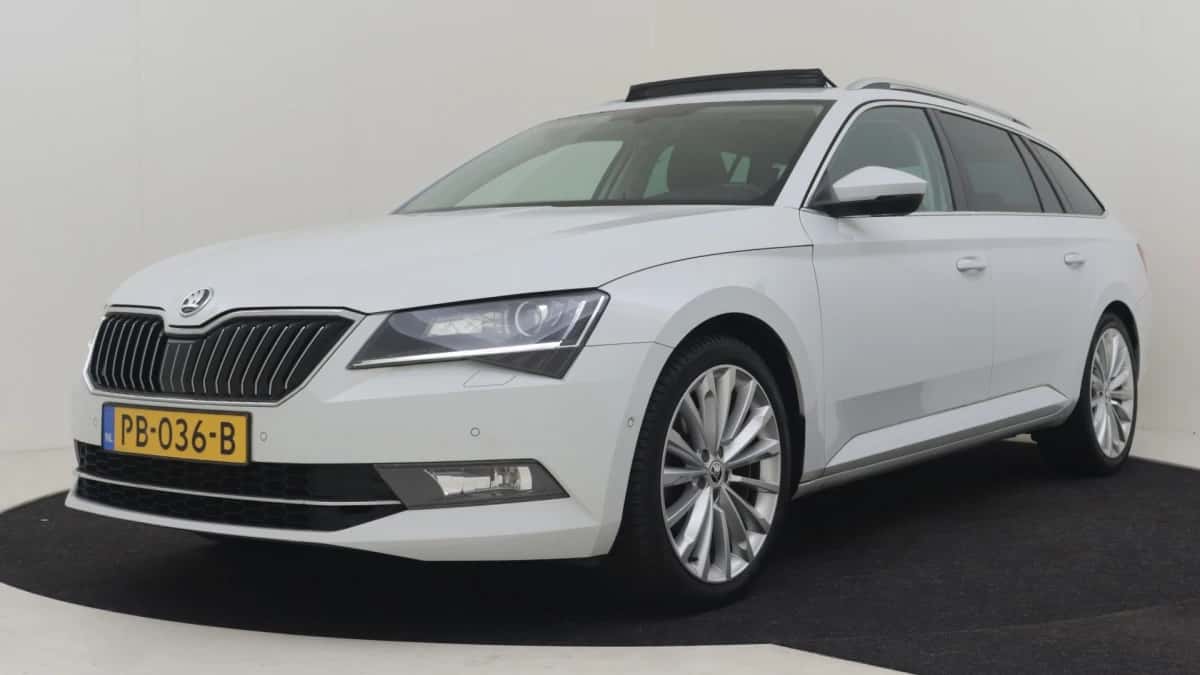 Škoda Superb (2017) — foto 1