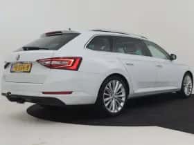 Škoda Superb (2017) thumbnail 2