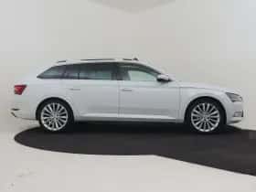 Škoda Superb (2017) thumbnail 11