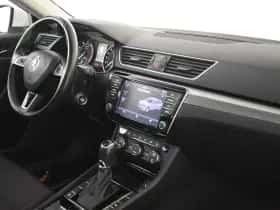 Škoda Superb (2017) thumbnail 14
