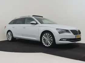 Škoda Superb (2017) thumbnail 21