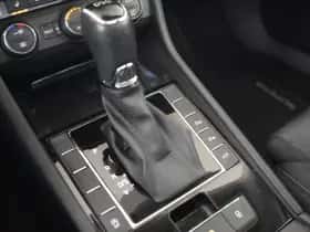 Škoda Superb (2017) thumbnail 30