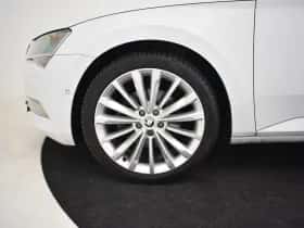 Škoda Superb (2017) thumbnail 4