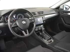 Škoda Superb (2017) thumbnail 5