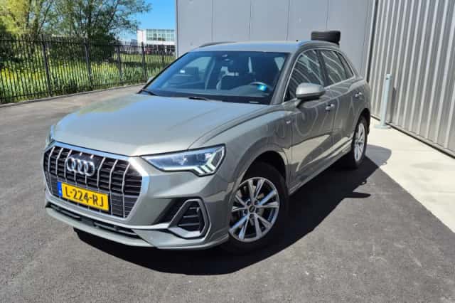Audi Q3 (2021) thumbnail 1
