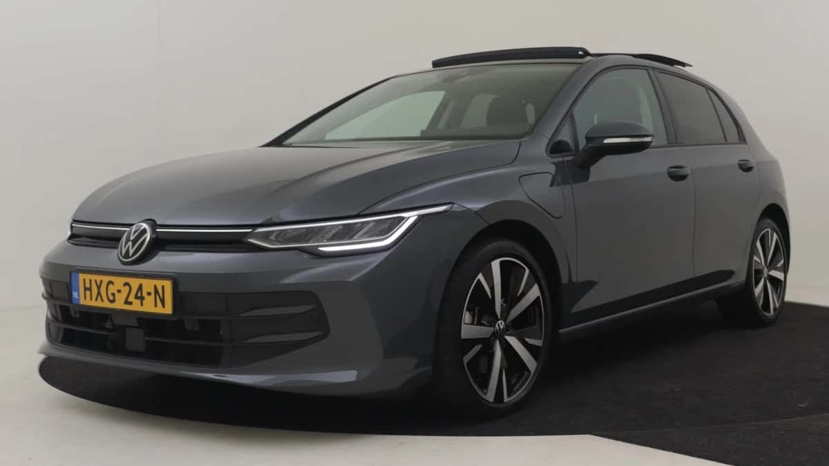 Volkswagen Golf (2025) — foto 1