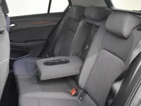 Volkswagen Golf (2025) thumbnail 8