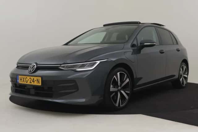Volkswagen Golf (2025) thumbnail 1