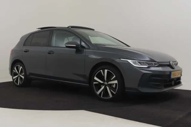 Volkswagen Golf (2025) thumbnail 3