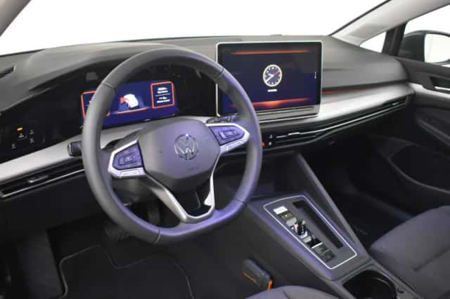 Volkswagen Golf (2025) thumbnail 4