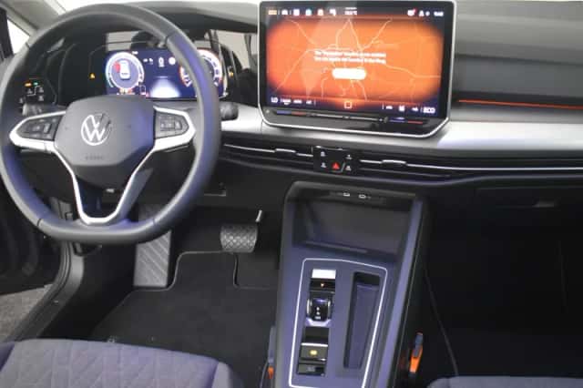 Volkswagen Golf (2025) thumbnail 5