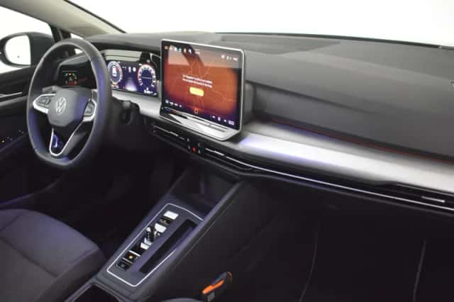 Volkswagen Golf (2025) thumbnail 6