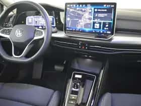 Volkswagen Golf (2025) thumbnail 5