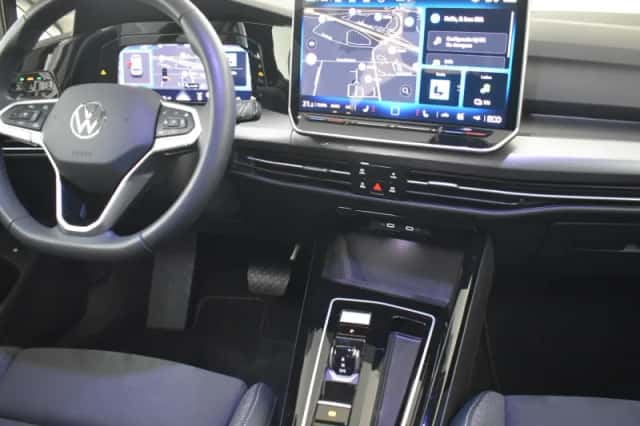 Volkswagen Golf (2025) thumbnail 5