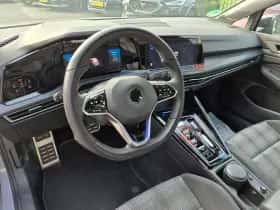 Volkswagen Golf (2022) thumbnail 2