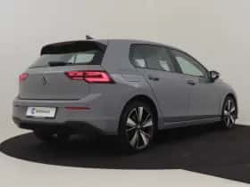 Volkswagen Golf (2022) thumbnail 2