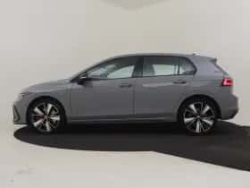 Volkswagen Golf (2022) thumbnail 3