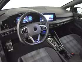Volkswagen Golf (2022) thumbnail 4