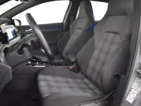 Volkswagen Golf (2022) thumbnail 7
