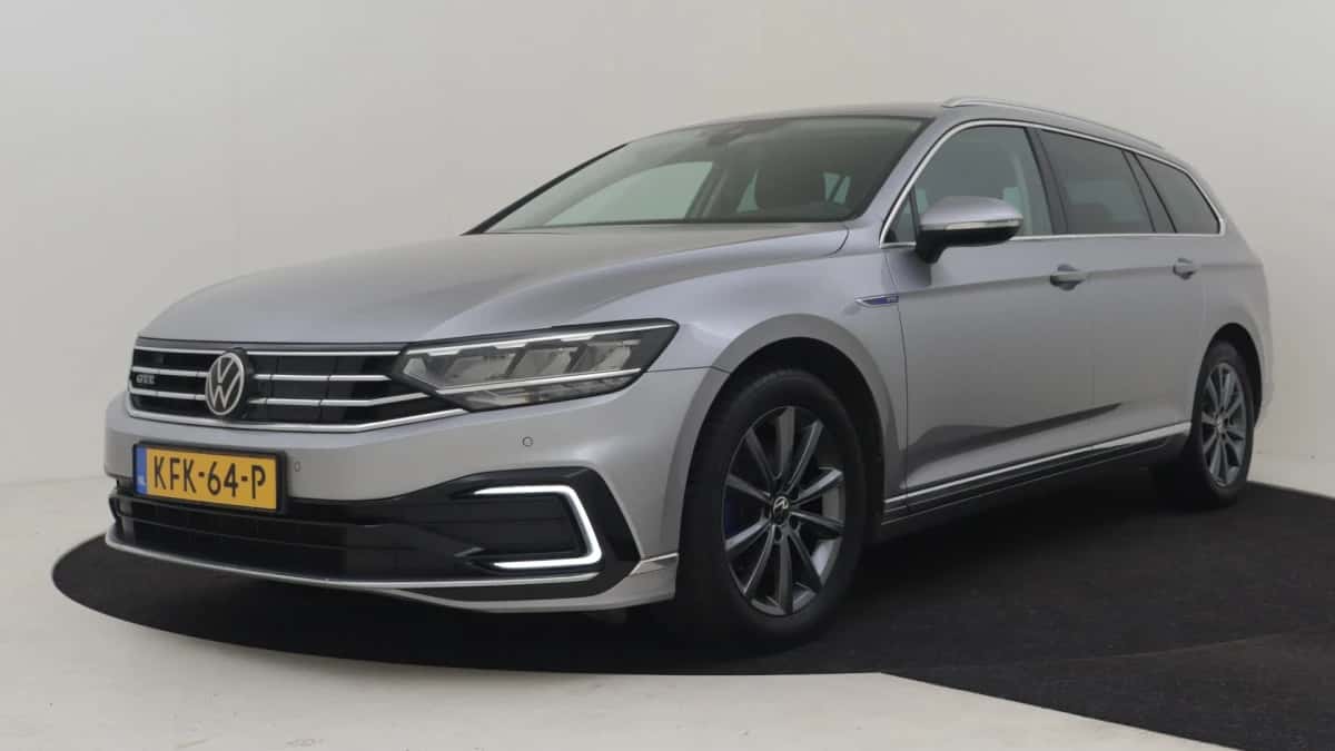 Volkswagen Passat (2021) — foto 1