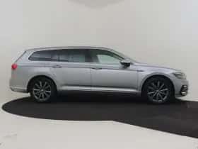 Volkswagen Passat (2021) thumbnail 11