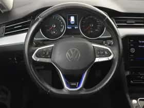 Volkswagen Passat (2021) thumbnail 13