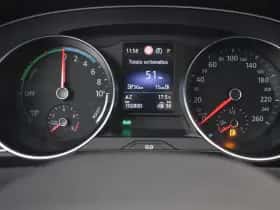 Volkswagen Passat (2021) thumbnail 14