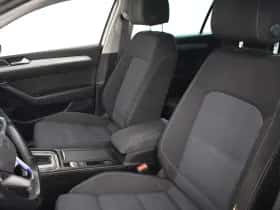 Volkswagen Passat (2021) thumbnail 8