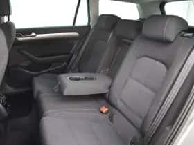 Volkswagen Passat (2021) thumbnail 10
