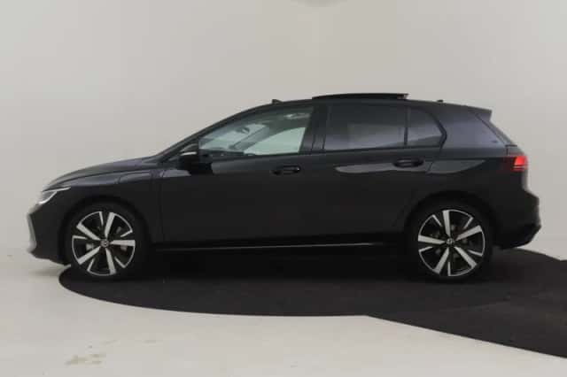Volkswagen Golf (2025) thumbnail 3