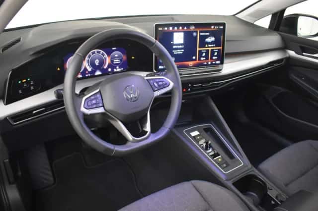 Volkswagen Golf (2025) thumbnail 4