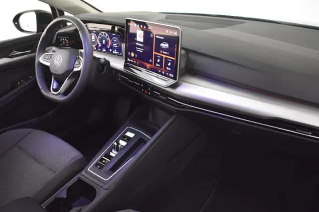 Volkswagen Golf (2025) thumbnail 5