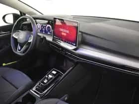 Volkswagen Golf (2025) thumbnail 8