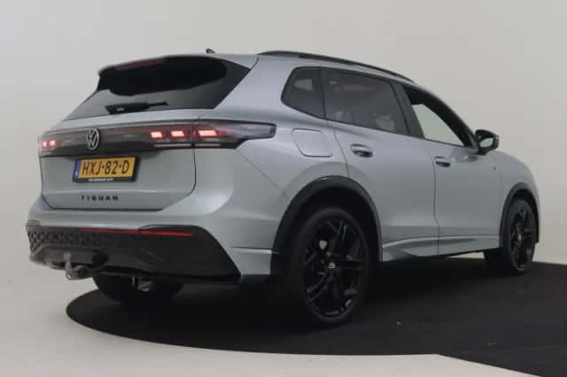 Volkswagen Tiguan (2025) thumbnail 2