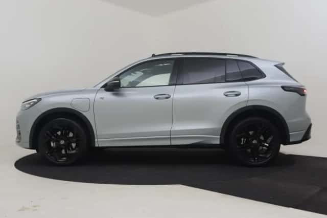 Volkswagen Tiguan (2025) thumbnail 3