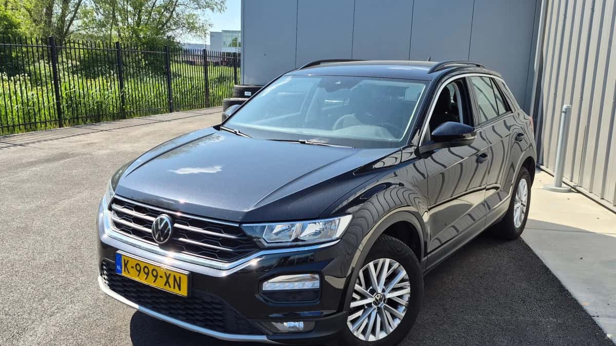 Volkswagen T-Roc (2021) — foto 1