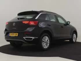 Volkswagen T-Roc (2021) thumbnail 2
