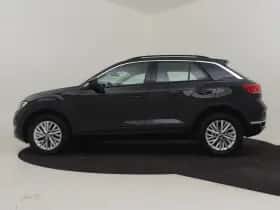 Volkswagen T-Roc (2021) thumbnail 3