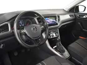Volkswagen T-Roc (2021) thumbnail 4