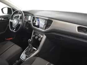 Volkswagen T-Roc (2021) thumbnail 6