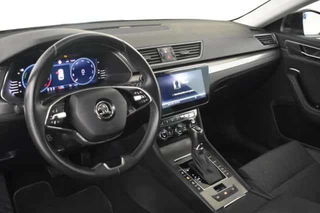 Škoda Superb (2023) thumbnail 4
