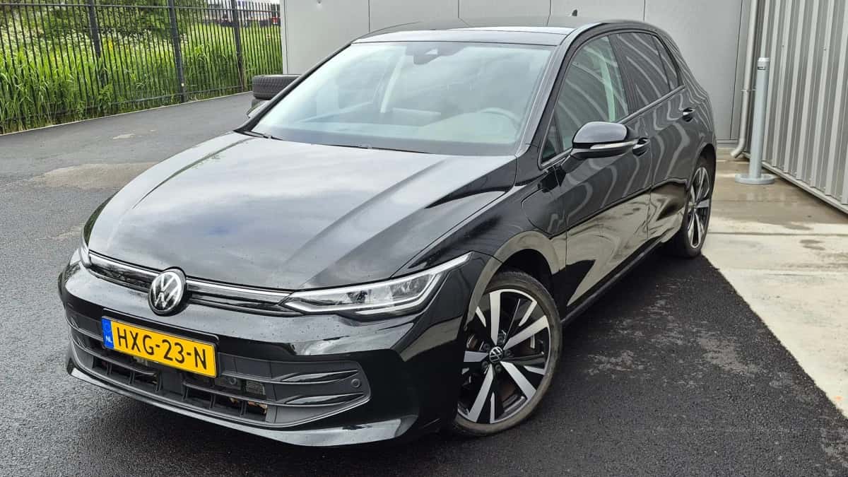 Volkswagen Golf (2025) — foto 1