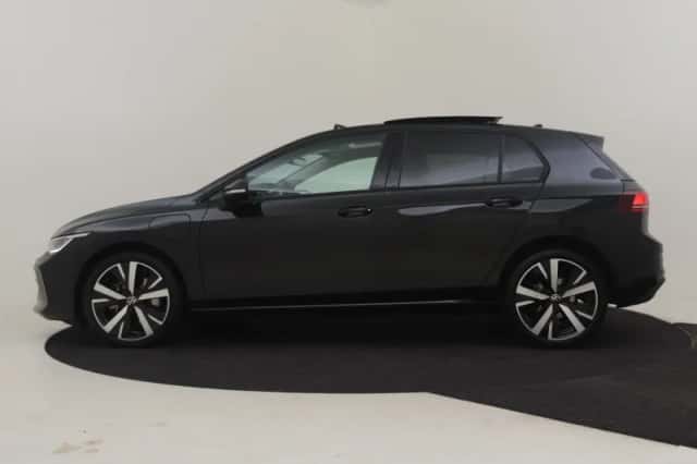 Volkswagen Golf (2025) thumbnail 3