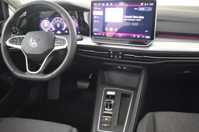 Volkswagen Golf (2025) thumbnail 5